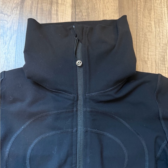Lululemon Stride Jacket Women's Black Hooded Jacket sz 2 EUC - Picture 2 of 4